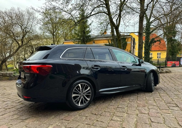 Toyota Avensis cena 49999 przebieg: 165000, rok produkcji 2016 z Gdańsk małe 29